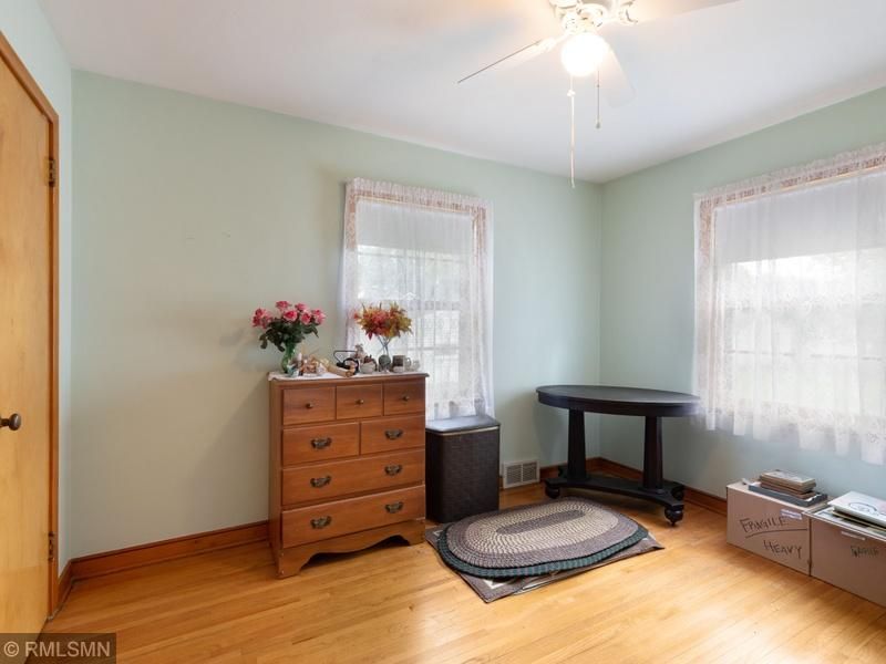 999 Watson Ave, Saint Paul, MN 55102