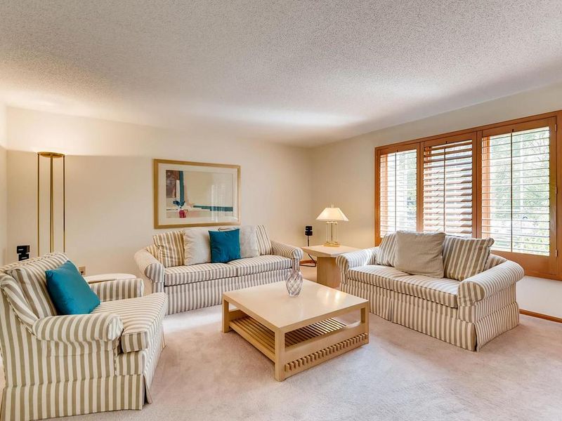5467 Butternut Cir, Minnetonka, MN 55343
