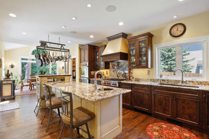 3905 Pine Ln, Saint Bonifacius, MN 55375