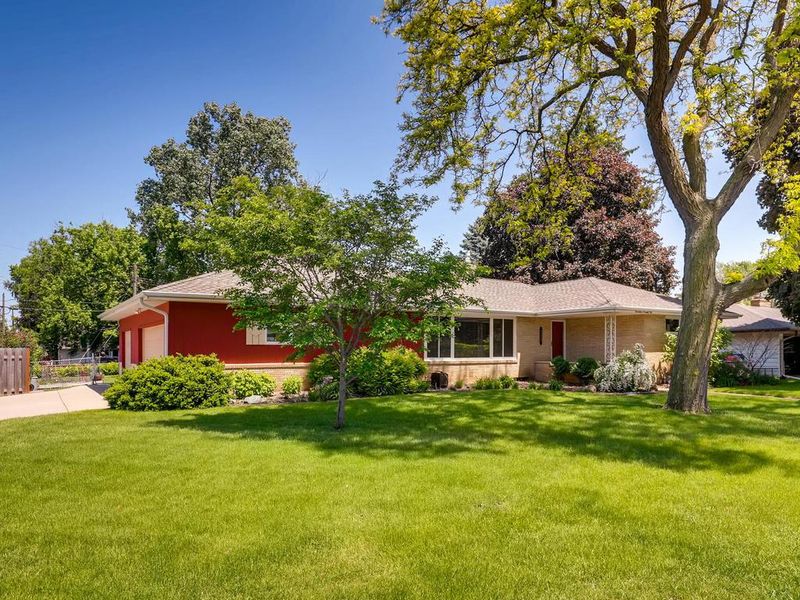 1775 Lydia Ave W, Roseville, MN 55113