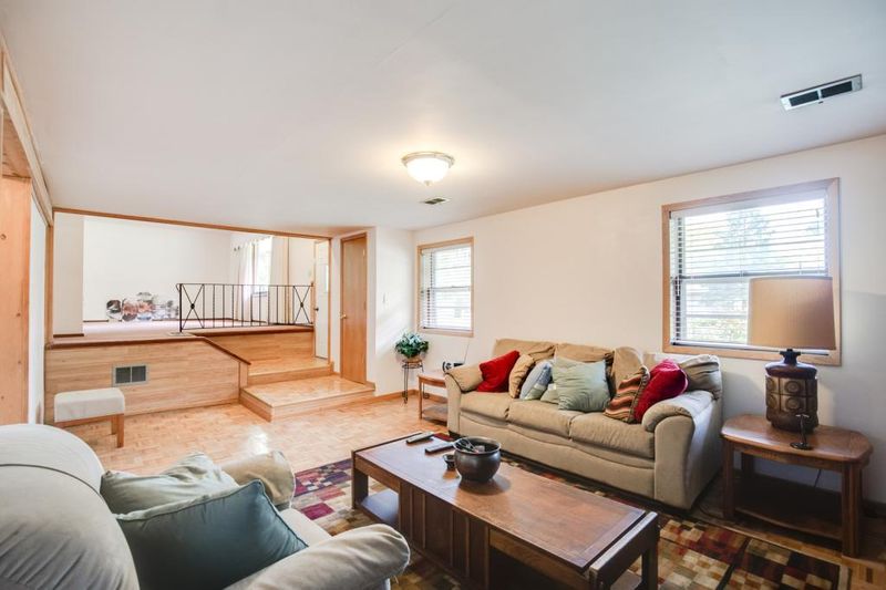 2479 Germain St, Maplewood, MN 55109