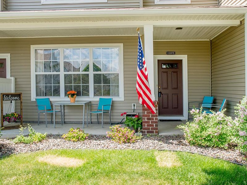 11357 Aberdeen Cir NE #E, Blaine, MN 55449