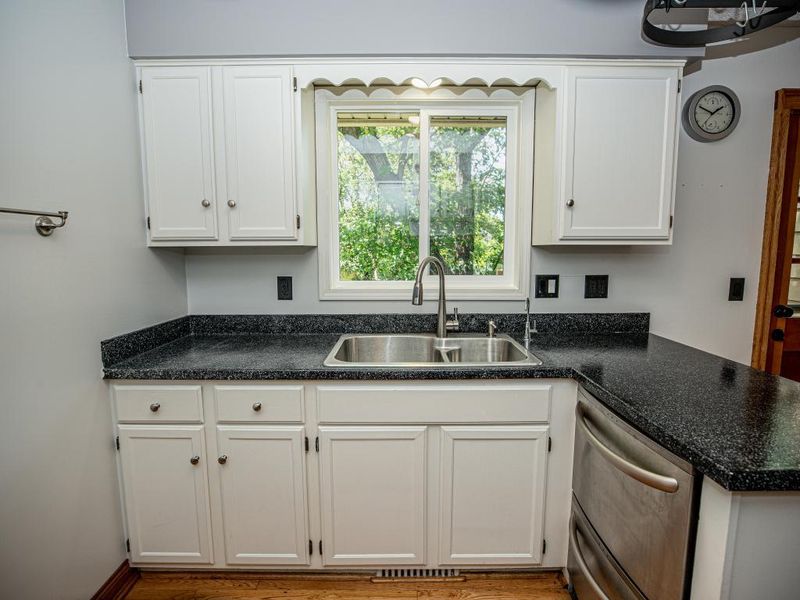 10664 Grouse St NW, Coon Rapids, MN 55433