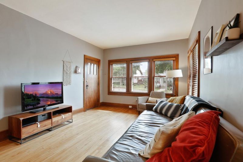 4720 Columbus Ave, Minneapolis, MN 55407