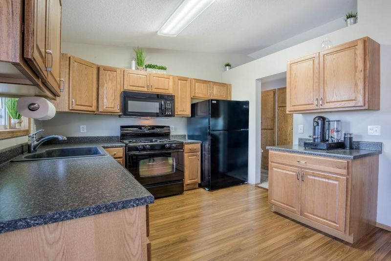 11028 Brittany Dr N, Champlin, MN 55316