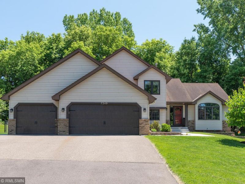 7249 Bancroft Way, Inver Grove Heights, MN 55077