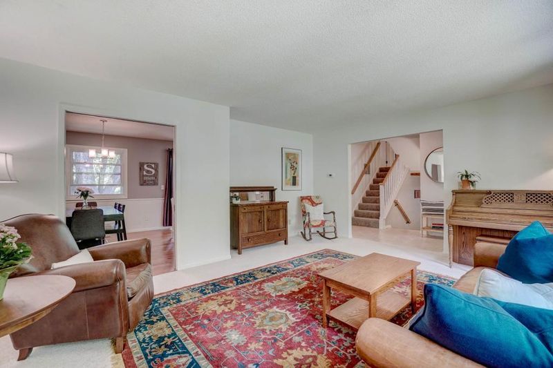 209 Maryknoll Dr, Stillwater, MN 55082
