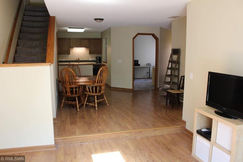 5332 Highpointe Dr, Bloomington, MN 55437