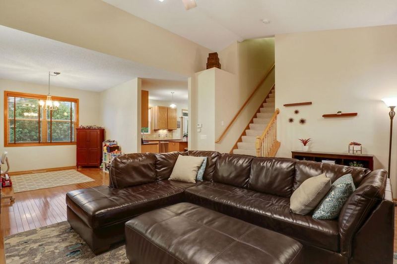 9000 Peony Ln N, Maple Grove, MN 55311