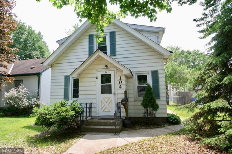 104 Richmond St E, South Saint Paul, MN 55075