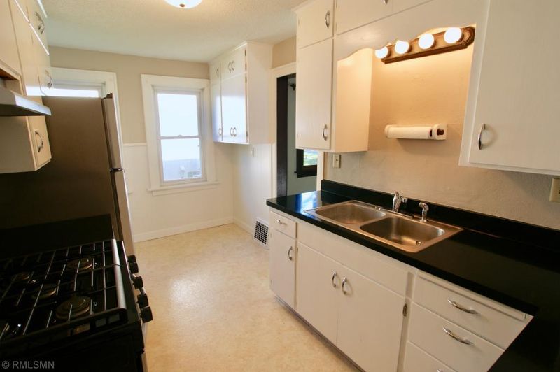 104 Richmond St E, South Saint Paul, MN 55075