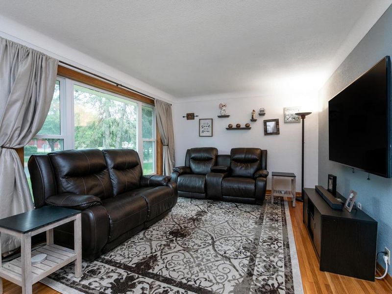 1520 103rd Ave NW, Coon Rapids, MN 55433
