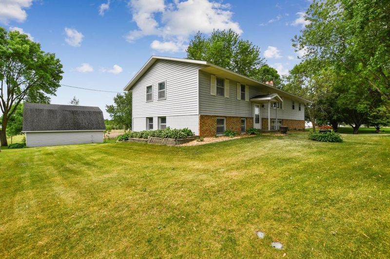 8047 112th St NW, Annandale, MN 55302