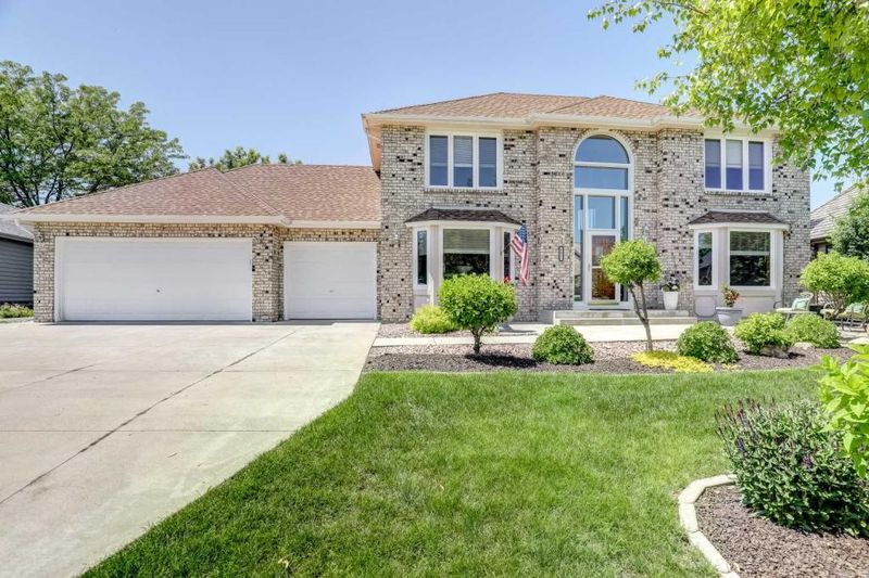 8031 Ranchview Ln N, Maple Grove, MN 55311