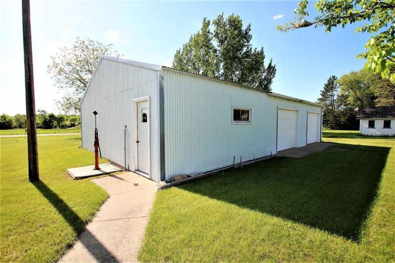 623 3rd St NE, Staples, MN 56479