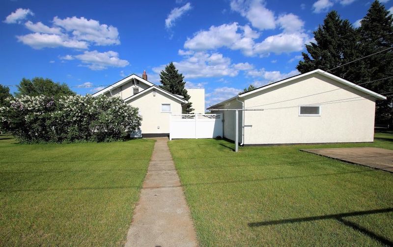 623 3rd St NE, Staples, MN 56479