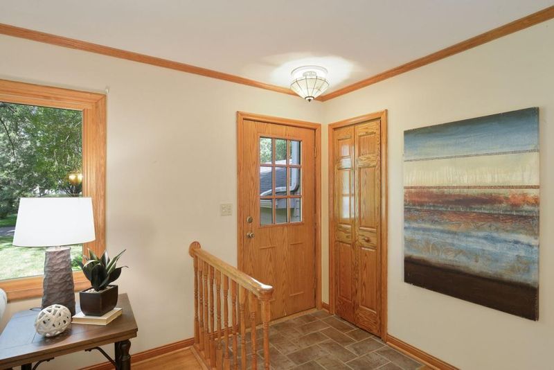 3534 Woody Ln, Minnetonka, MN 55305