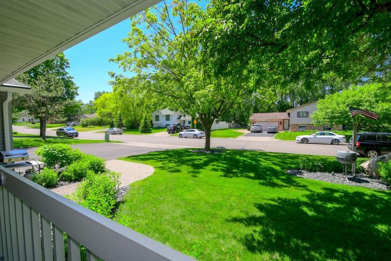 2630 Forest St, Maplewood, MN 55109