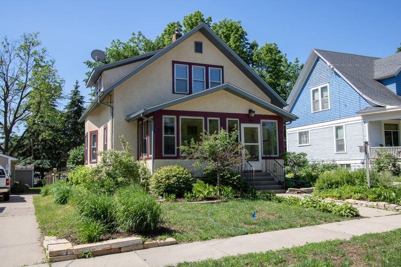 511 3rd St W, Northfield, MN 55057