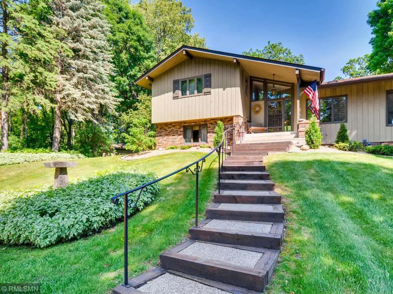 5412 Lake Elmo Ave N, Lake Elmo, MN 55042