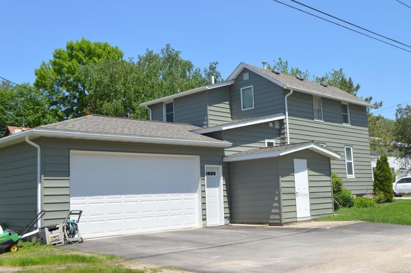 120 6th St SW, Plainview, MN 55964