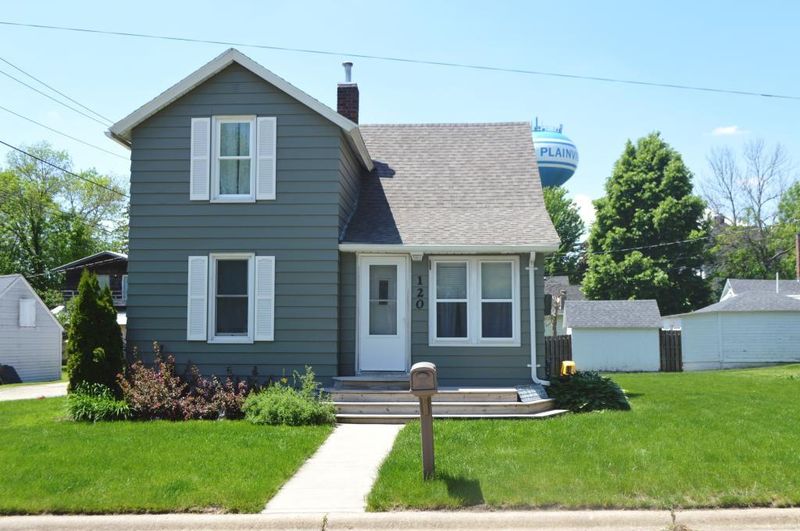 120 6th St SW, Plainview, MN 55964
