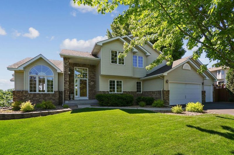 6274 Juneau Ln N, Maple Grove, MN 55311
