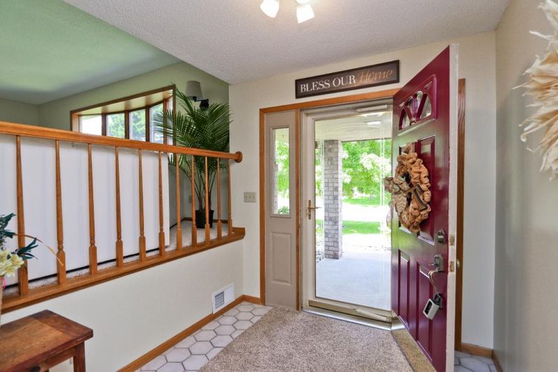 1421 Ridgewood Ct, Hastings, MN 55033