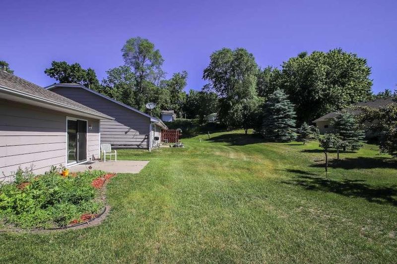 716 Auburn Pl NW, Elk River, MN 55330