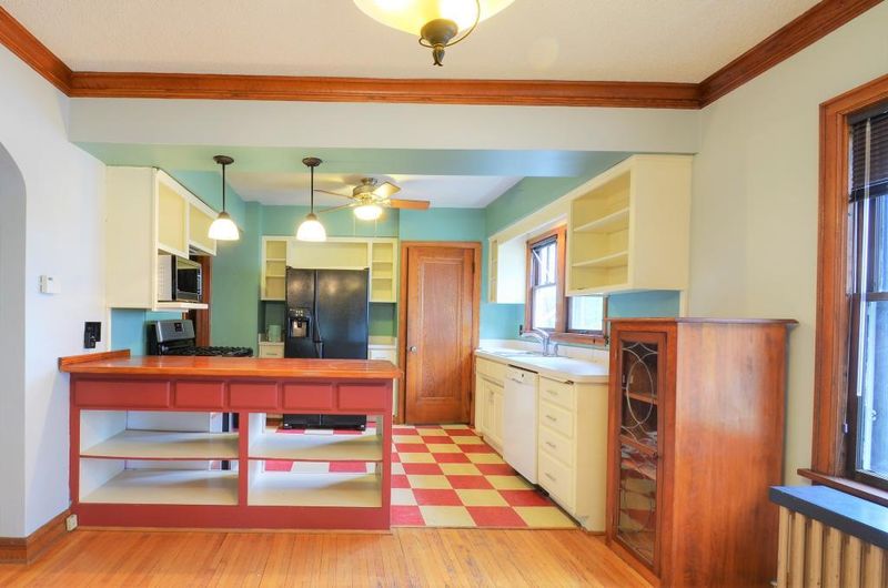 440 Hall Ave, Saint Paul, MN 55107