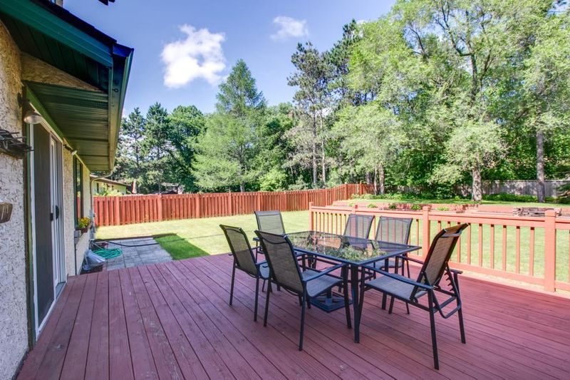 642 Edith Ave, Mahtomedi, MN 55115