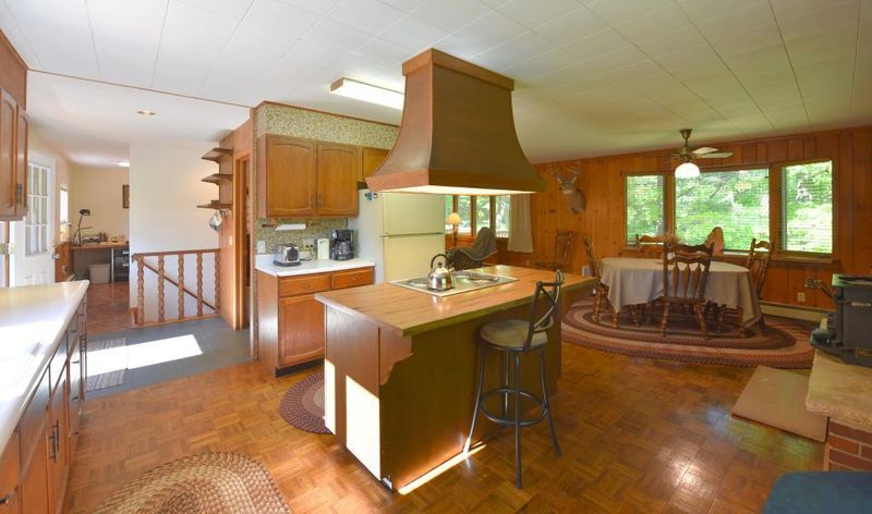 9976 Maple Ridge Rd, Garrison, MN 56450