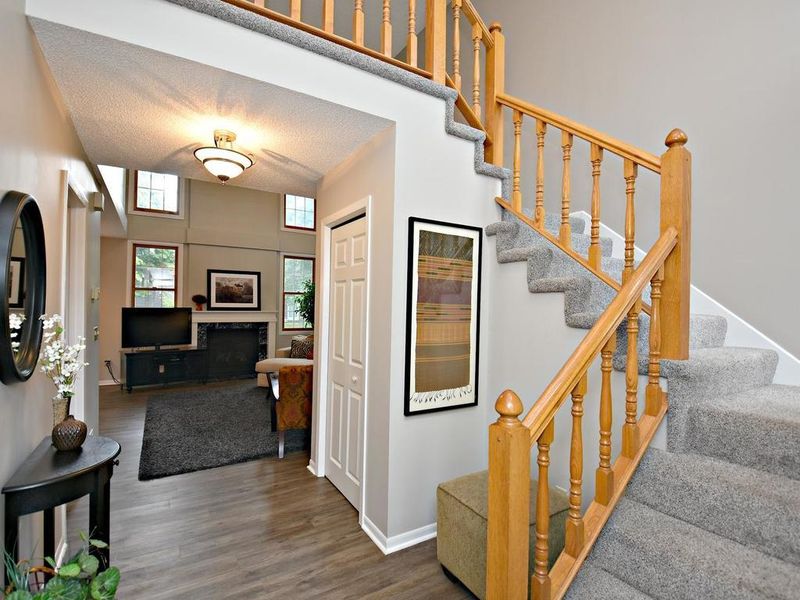8062 Curtis Ln, Eden Prairie, MN 55347
