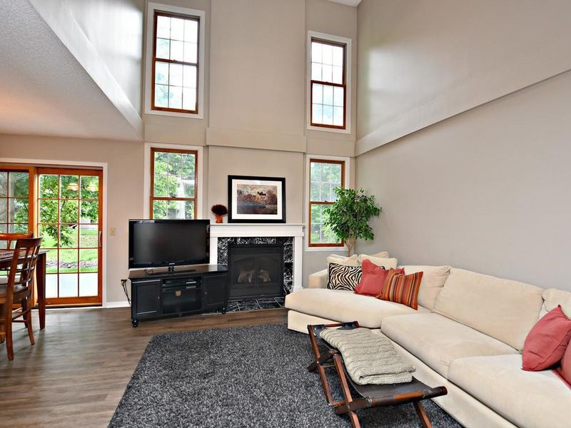 8062 Curtis Ln, Eden Prairie, MN 55347