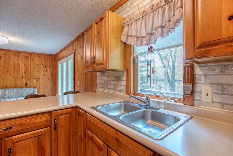 8288 Cabin Dr, Braham, MN 55030