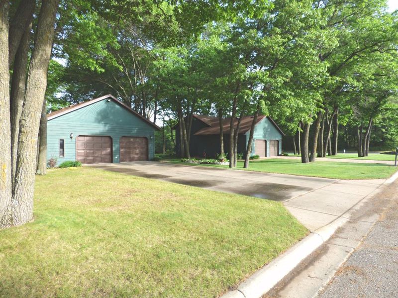 1009 9th St NE, Little Falls, MN 56345