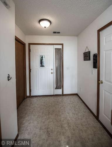 31 Lilac Ln, Farmington, MN 55024