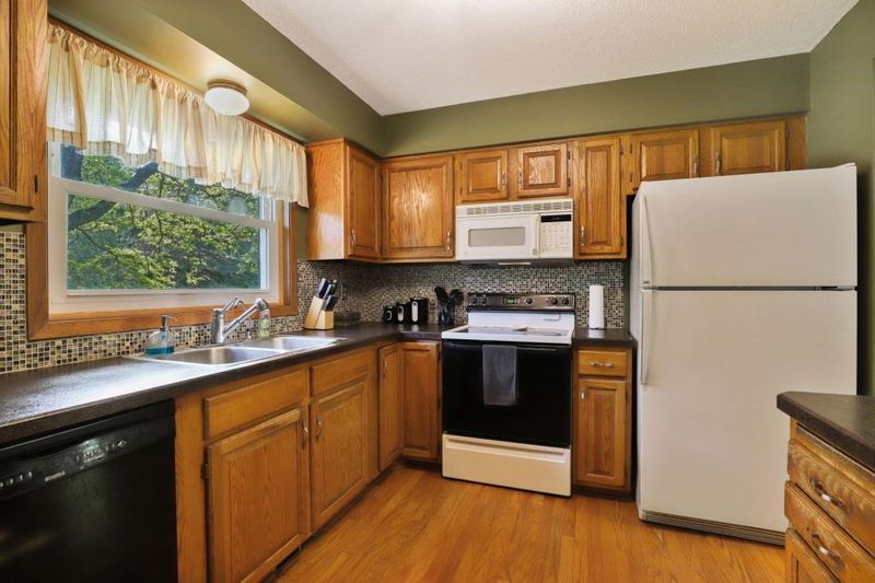 7786 Jeffery Ave S, Cottage Grove, MN 55016