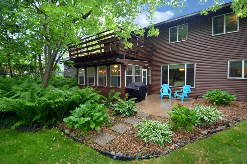 8170 Casper Way, Inver Grove Heights, MN 55076