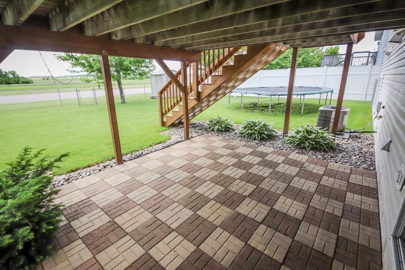 818 11th St S, Sartell, MN 56377