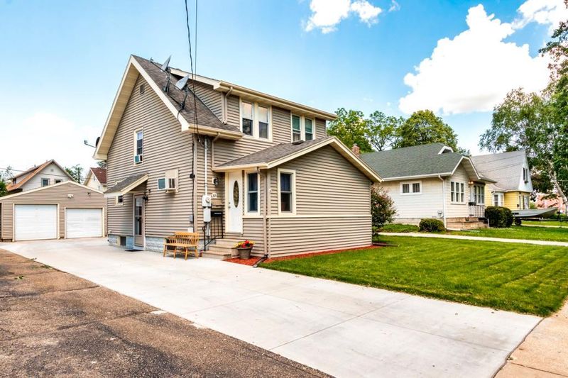 921 4th Ave SE, Rochester, MN 55904