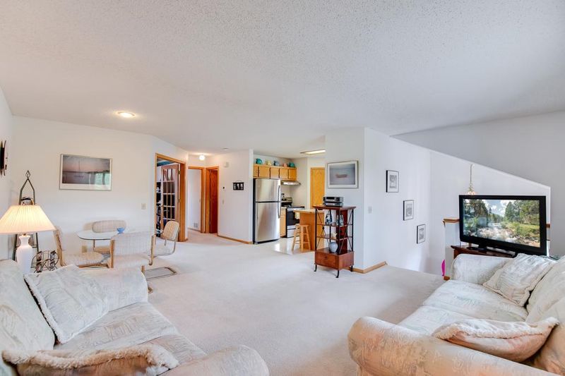 6822 132nd Street Ct, Apple Valley, MN 55124