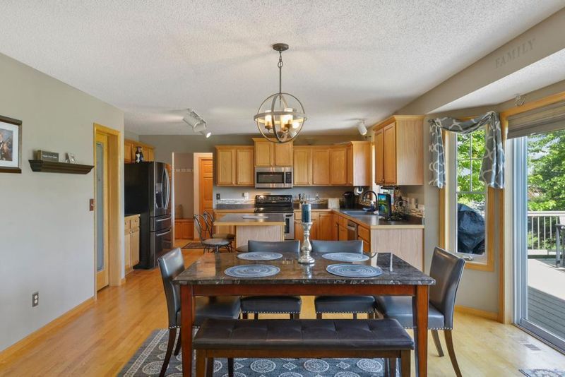925 Basenji Curve, Shakopee, MN 55379