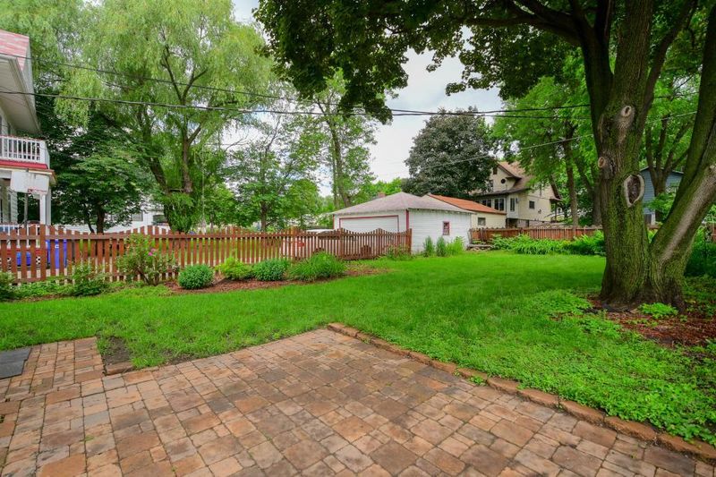 152 Maria Ave, Saint Paul, MN 55106
