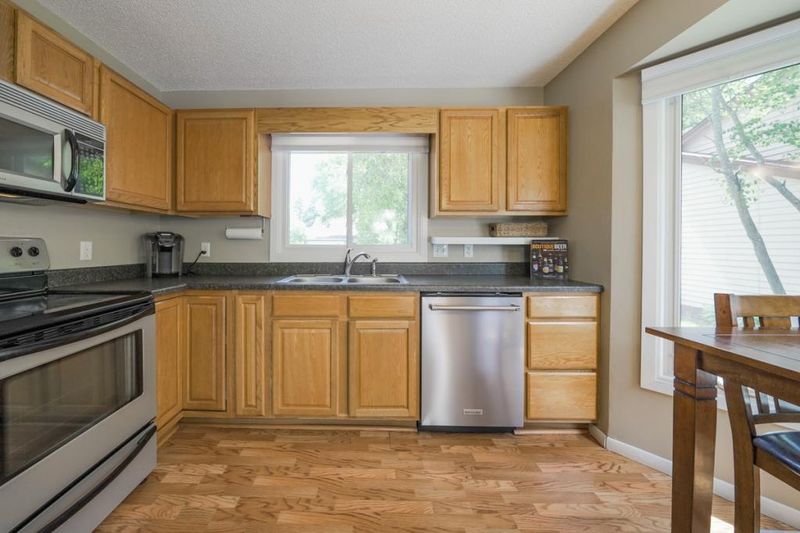 5717 Villa Dr, Shoreview, MN 55126