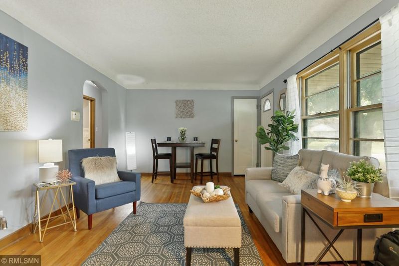 2115 Ames Ave, Saint Paul, MN 55119
