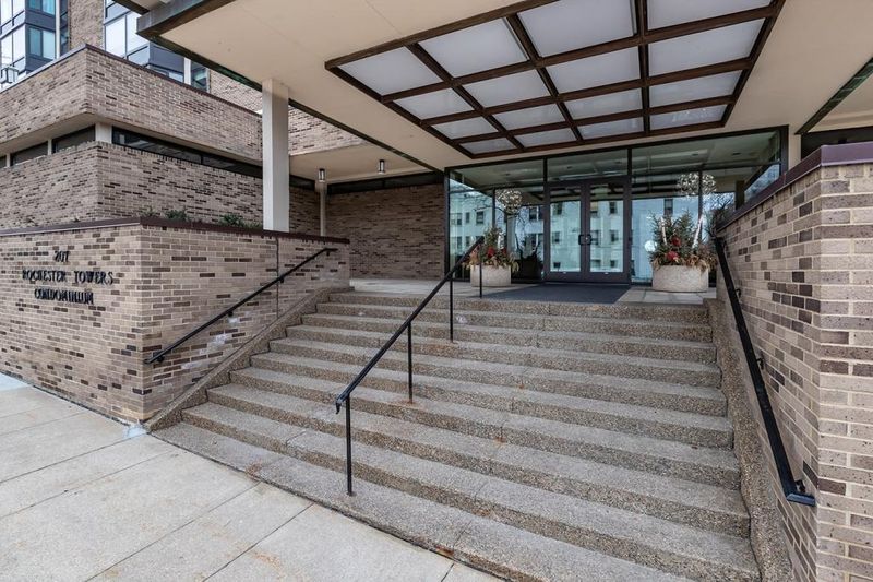 207 5th Ave SW #603, Rochester, MN 55902