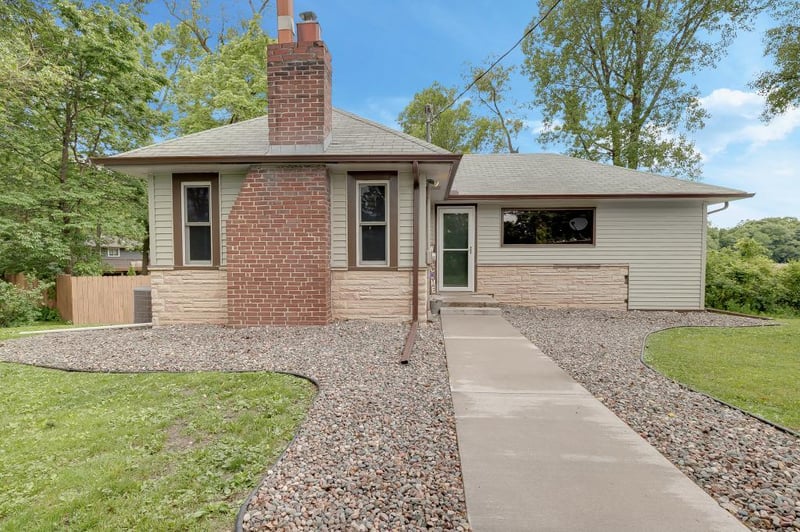 2117 Shadywood Rd, Orono, MN 55391