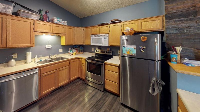 948 14th Ln SE, Cambridge, MN 55008