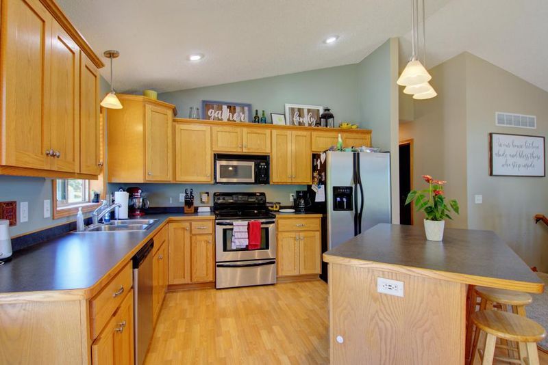 1326 Heritage Dr, Waite Park, MN 56387